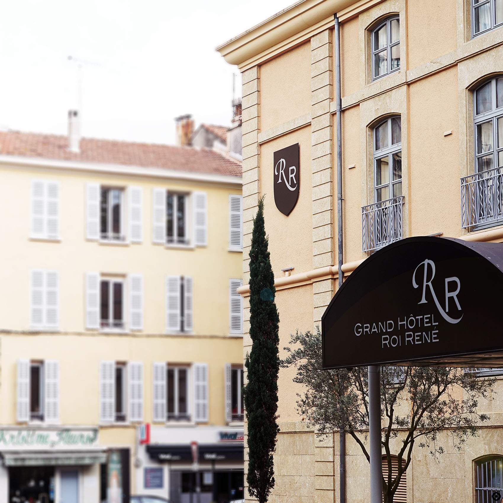 Hôtel AixenProvence  Le Grand Hôtel Roi René  JO YANA